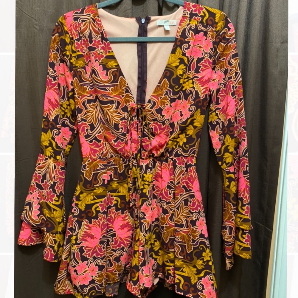 Gianni Bini Bell Sleeve Romper